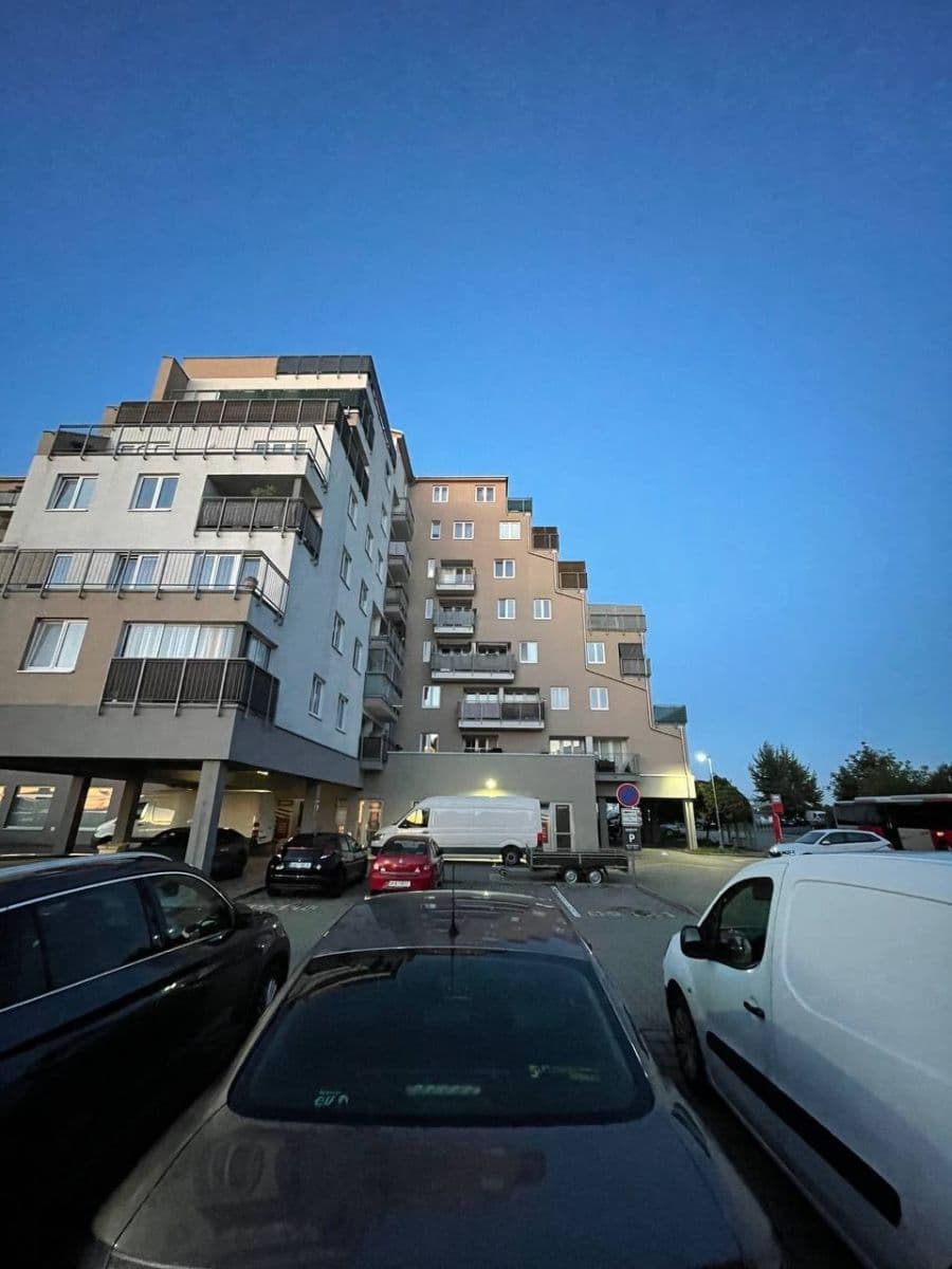 Pronájem bytu 1+kk 31 m², V Honech, Klecany, Středočeský kraj Pronájem bytu 1+kk 31 m², V Honech, Klecany, Středočeský kraj