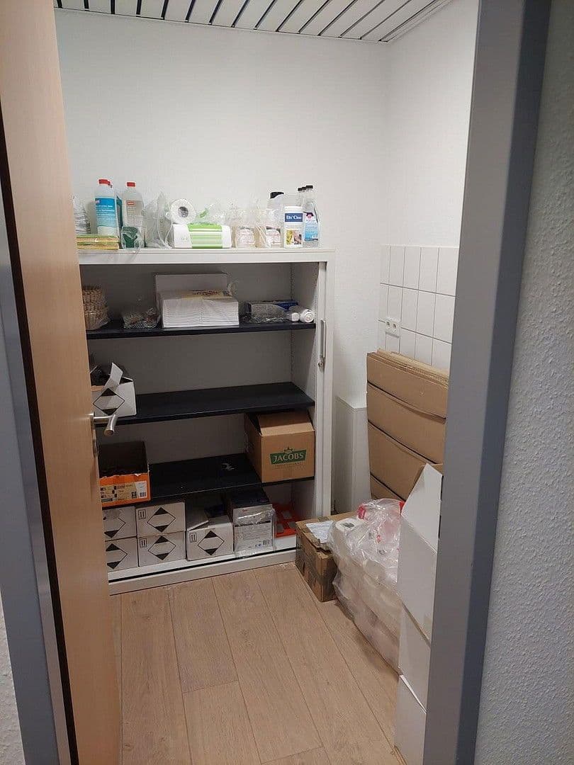 Pronájem kanceláře 549 m², Gladbecker Straße 5-7, Düsseldorf, Severní Porýní-Vestfálsko Pronájem kanceláře 549 m², Gladbecker Straße 5-7, Düsseldorf, Severní Porýní-Vestfálsko