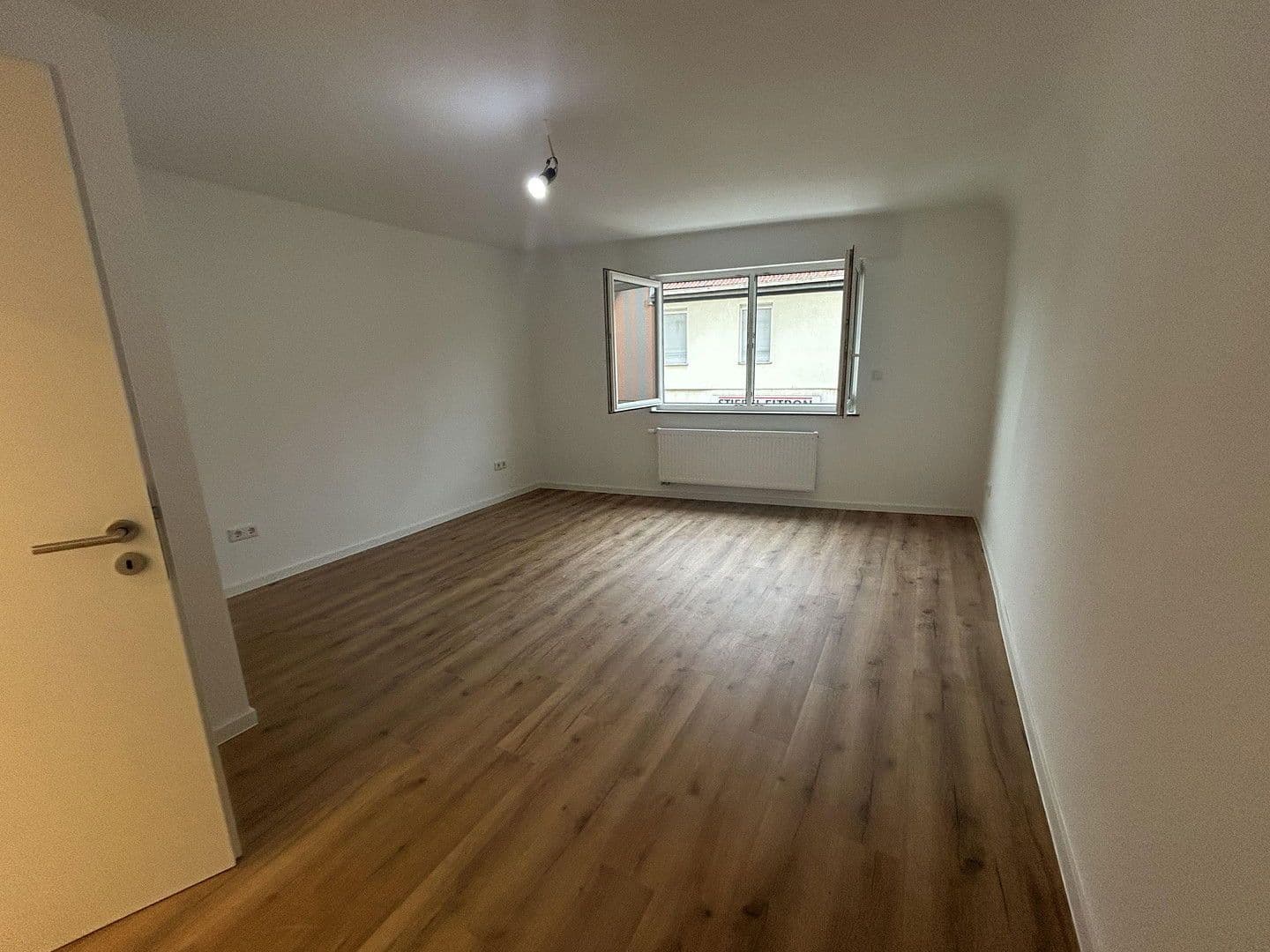 Pronájem bytu 4+1 115 m², Wörrstadt, Porýní-Falc Pronájem bytu 4+1 115 m², Wörrstadt, Porýní-Falc