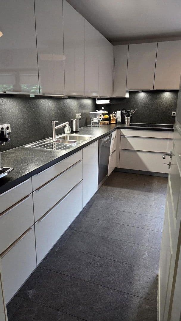 Prodej domu 165 m², pozemek 684 m², Hamburg, Hamburg Prodej domu 165 m², pozemek 684 m², Hamburg, Hamburg