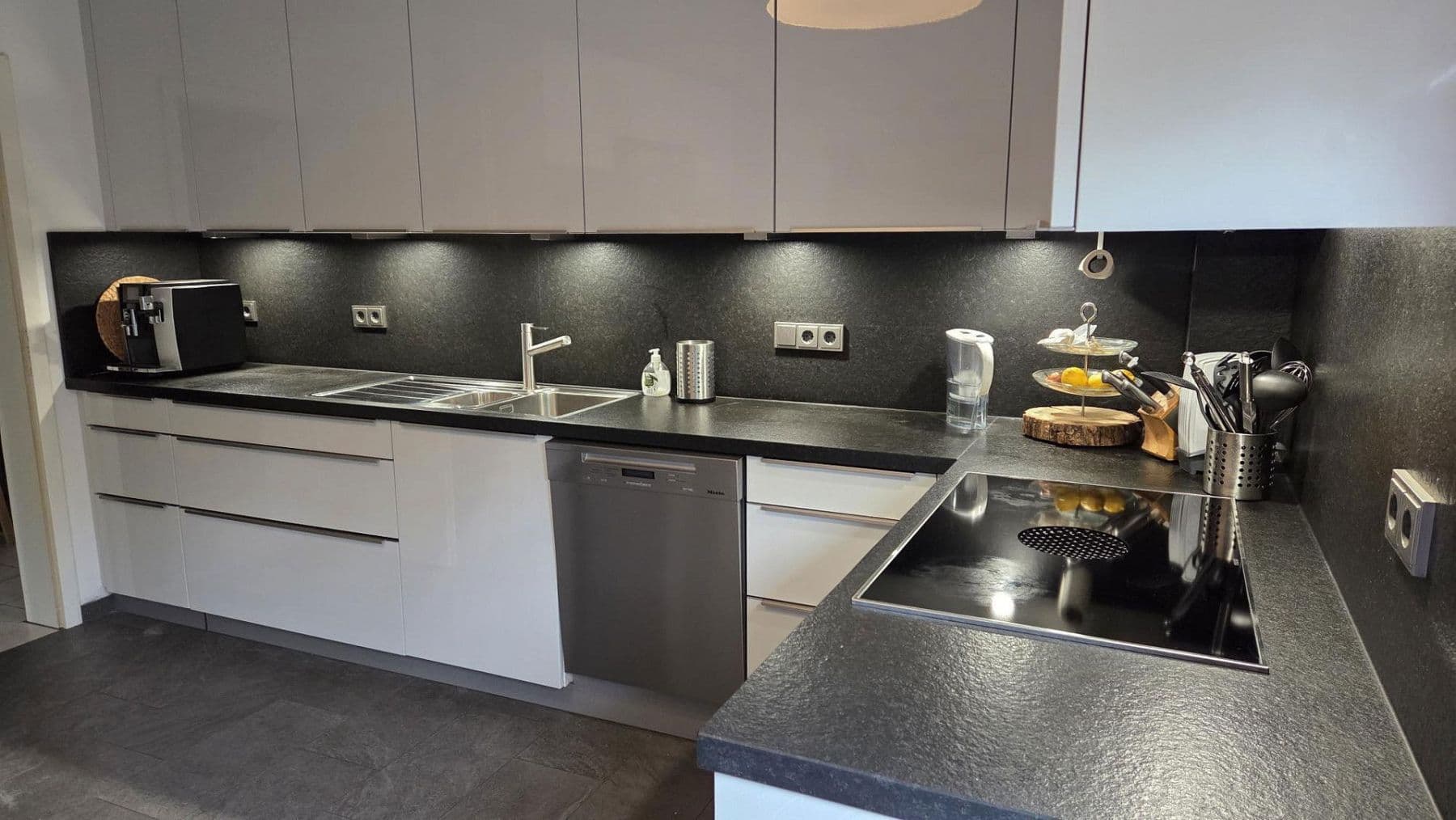 Prodej domu 165 m², pozemek 684 m², Hamburg, Hamburg Prodej domu 165 m², pozemek 684 m², Hamburg, Hamburg