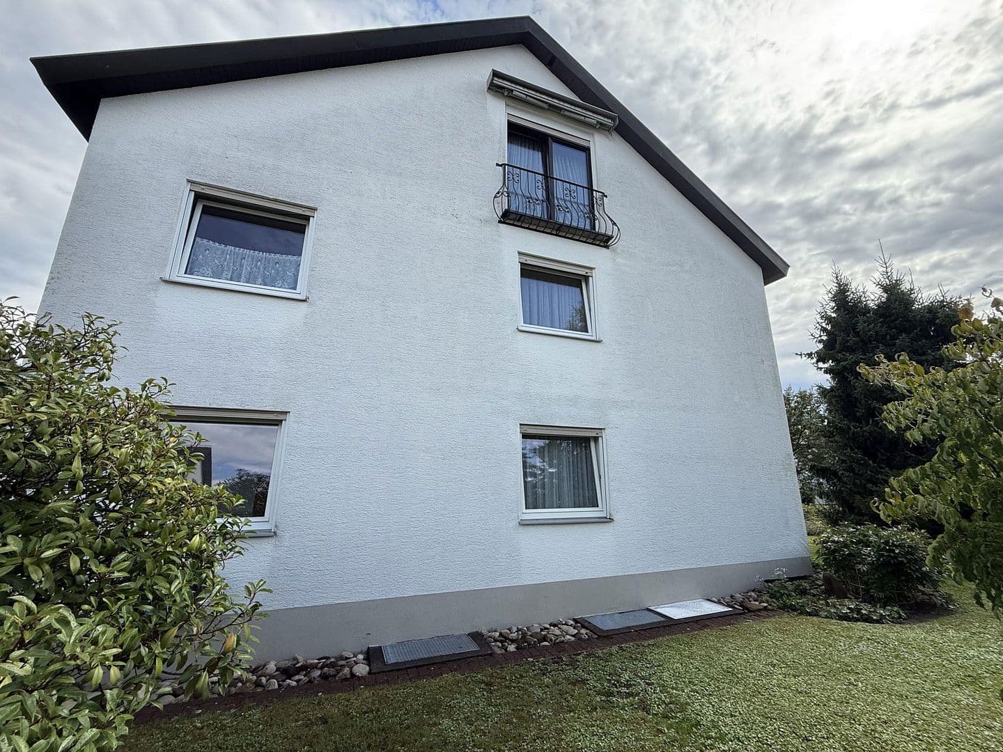 Prodej domu 140 m², pozemek 420 m², Lörrach, Bádensko-Württembersko Prodej domu 140 m², pozemek 420 m², Lörrach, Bádensko-Württembersko