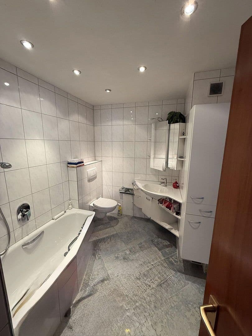 Prodej domu 140 m², pozemek 420 m², Lörrach, Bádensko-Württembersko Prodej domu 140 m², pozemek 420 m², Lörrach, Bádensko-Württembersko