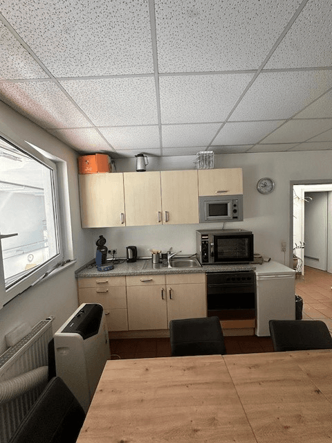 Pronájem nebytového prostoru 670 m², Achern, Bádensko-Württembersko Pronájem nebytového prostoru 670 m², Achern, Bádensko-Württembersko