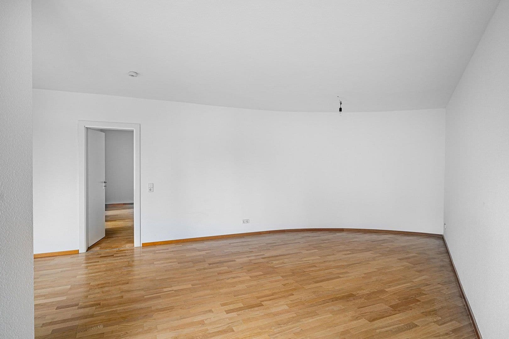 Prodej bytu 3+1 140 m², Alfred-Kowalke-Str.14, Berlin, Berlín Prodej bytu 3+1 140 m², Alfred-Kowalke-Str.14, Berlin, Berlín