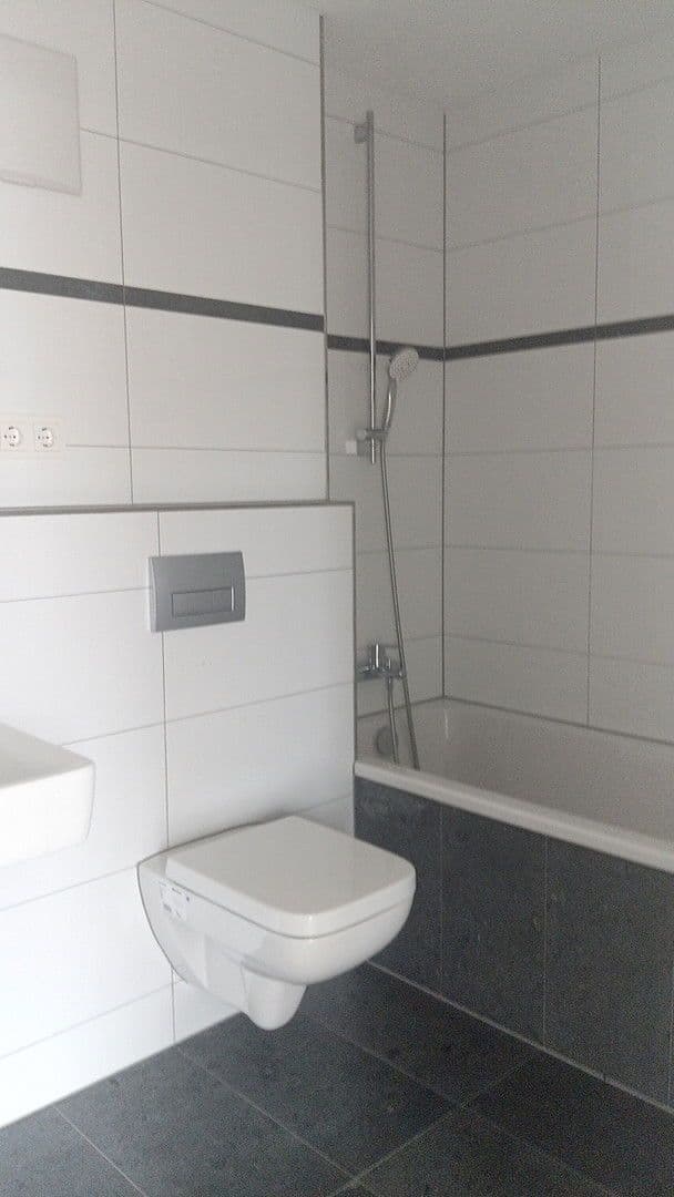 Prodej bytu 3+kk 73 m², Lantzalle 1, Düsseldorf, Severní Porýní-Vestfálsko Prodej bytu 3+kk 73 m², Lantzalle 1, Düsseldorf, Severní Porýní-Vestfálsko