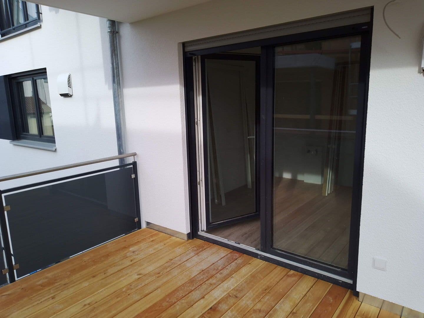 Pronájem bytu 2+1 62 m², Buchhausener Str. 9, Schierling, Bavorsko Pronájem bytu 2+1 62 m², Buchhausener Str. 9, Schierling, Bavorsko