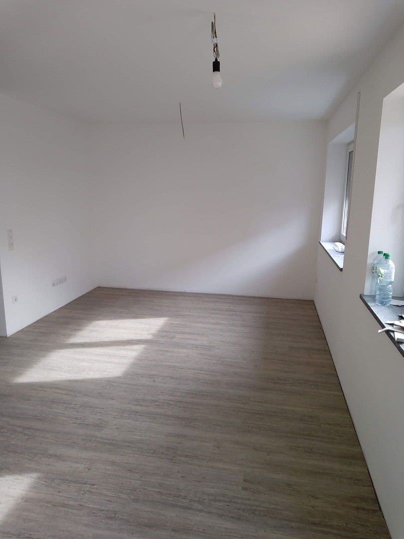 Pronájem bytu 2+1 62 m², Buchhausener Str. 9, Schierling, Bavorsko Pronájem bytu 2+1 62 m², Buchhausener Str. 9, Schierling, Bavorsko