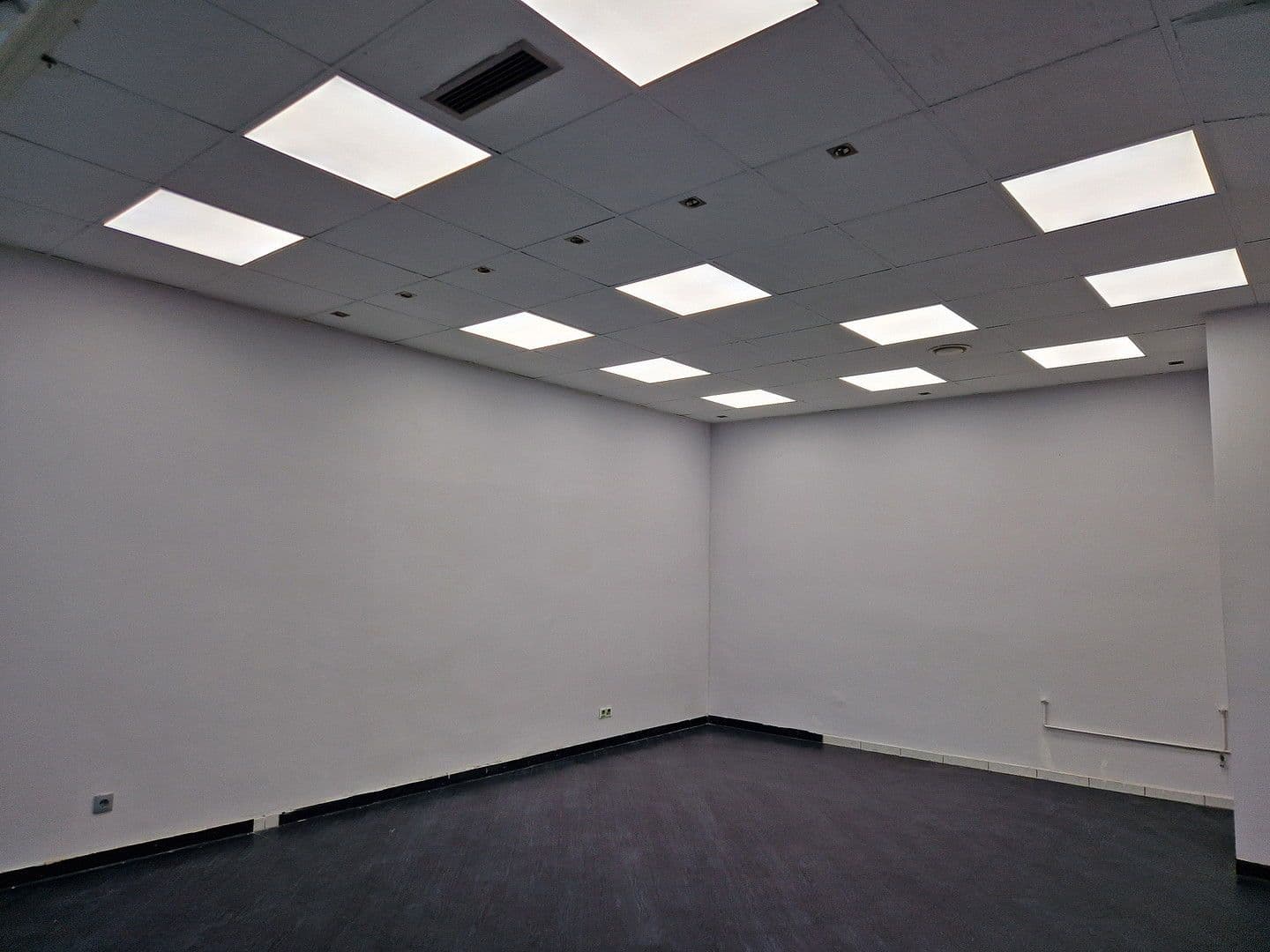 Pronájem nebytového prostoru 37 m², Bahnstrasse 28-30, Erkrath, Severní Porýní-Vestfálsko Pronájem nebytového prostoru 37 m², Bahnstrasse 28-30, Erkrath, Severní Porýní-Vestfálsko