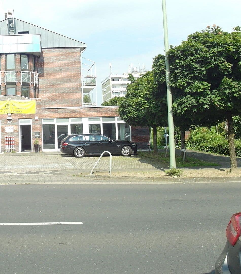 Pronájem nebytového prostoru 180 m², Neusser Straße 26, Meerbusch, Severní Porýní-Vestfálsko Pronájem nebytového prostoru 180 m², Neusser Straße 26, Meerbusch, Severní Porýní-Vestfálsko