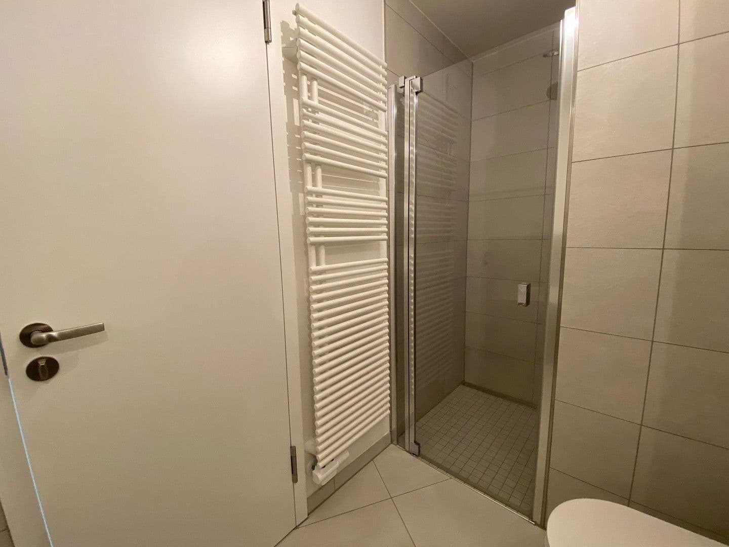 Pronájem bytu 4+1 110 m², Europa-Allee 2, Frankfurt am Main, Hessen Pronájem bytu 4+1 110 m², Europa-Allee 2, Frankfurt am Main, Hessen