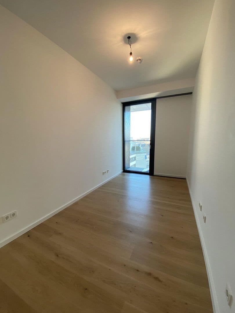 Pronájem bytu 4+1 110 m², Europa-Allee 2, Frankfurt am Main, Hessen Pronájem bytu 4+1 110 m², Europa-Allee 2, Frankfurt am Main, Hessen