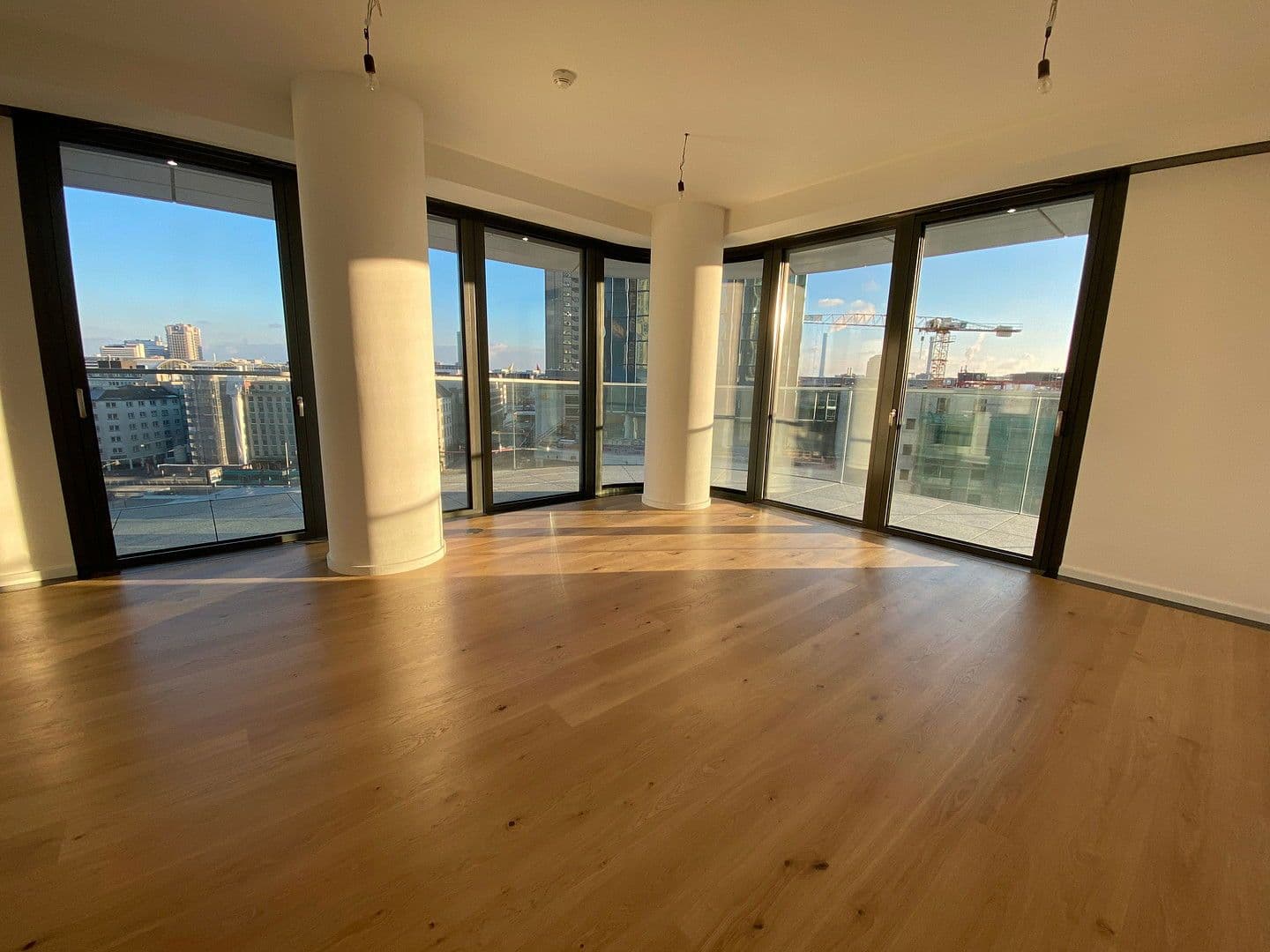 Pronájem bytu 4+1 110 m², Europa-Allee 2, Frankfurt am Main, Hessen Pronájem bytu 4+1 110 m², Europa-Allee 2, Frankfurt am Main, Hessen