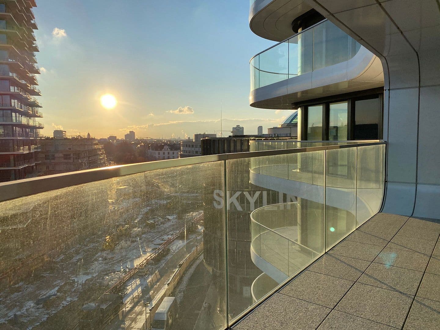 Pronájem bytu 4+1 110 m², Europa-Allee 2, Frankfurt am Main, Hessen Pronájem bytu 4+1 110 m², Europa-Allee 2, Frankfurt am Main, Hessen