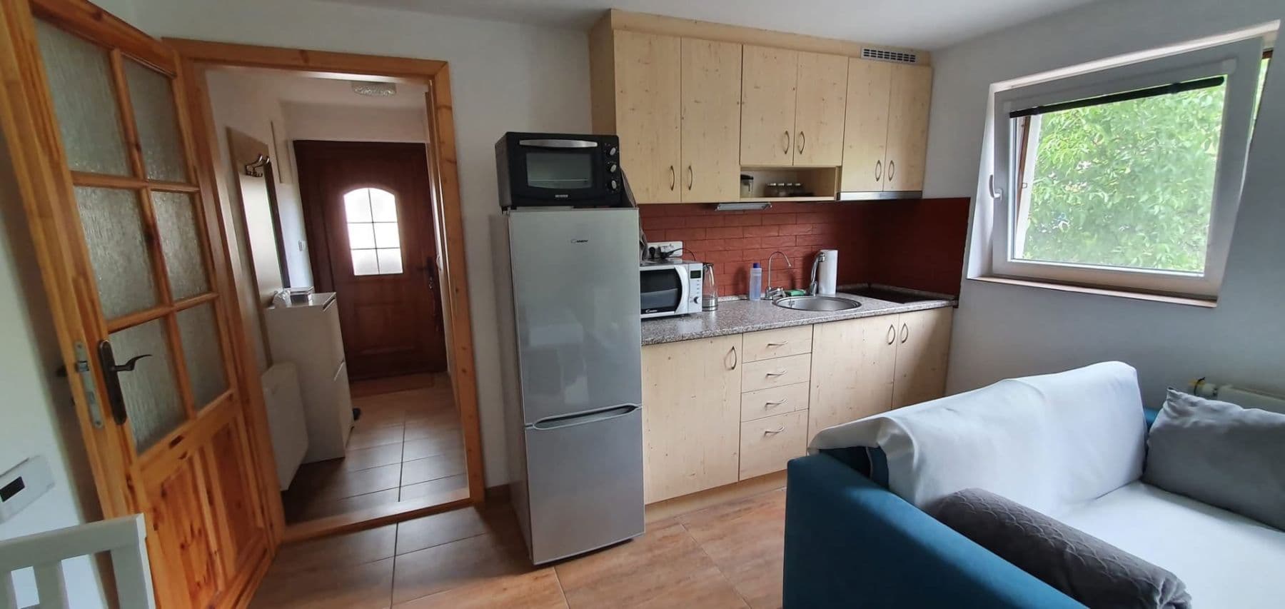 Pronájem bytu 1+kk 24 m², Jana Nepomuckého, Březí, Středočeský kraj Pronájem bytu 1+kk 24 m², Jana Nepomuckého, Březí, Středočeský kraj