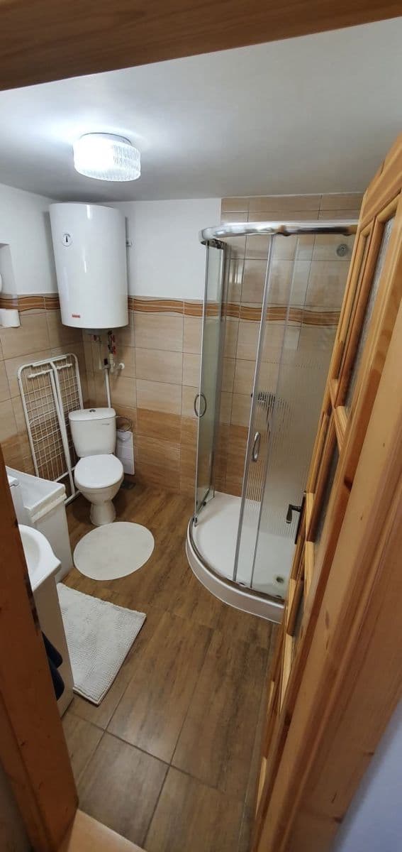 Pronájem bytu 1+kk 24 m², Jana Nepomuckého, Březí, Středočeský kraj Pronájem bytu 1+kk 24 m², Jana Nepomuckého, Březí, Středočeský kraj