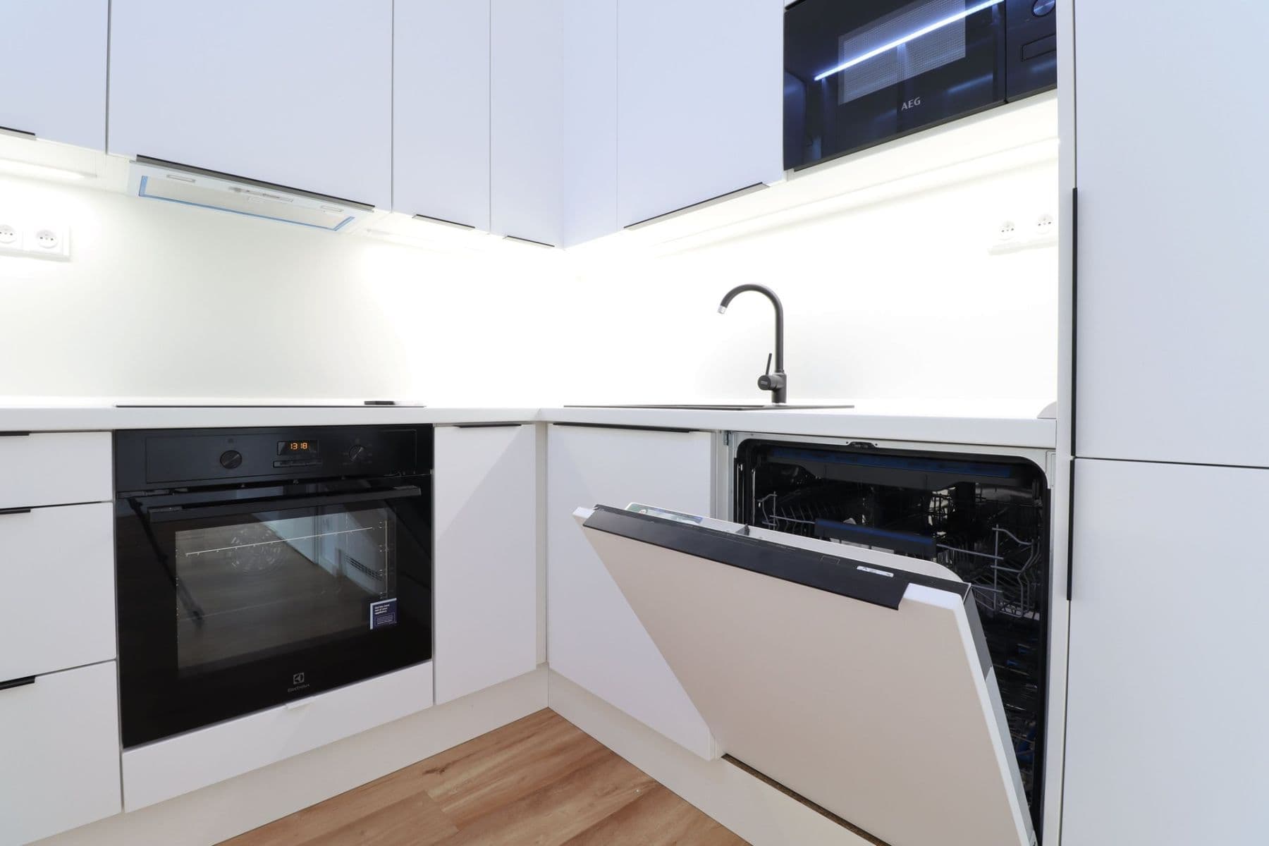 Pronájem bytu 1+kk 47 m², Lihovarská, Praha, Praha Pronájem bytu 1+kk 47 m², Lihovarská, Praha, Praha