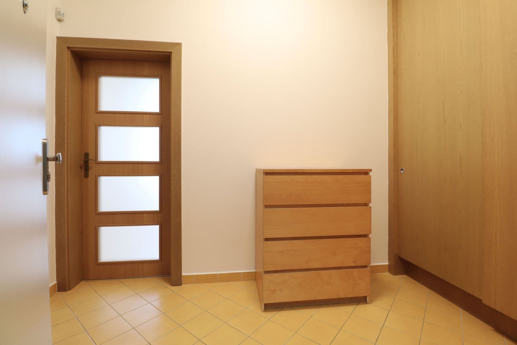 Pronájem bytu 1+kk 34 m², Českomoravská, Praha, Praha Pronájem bytu 1+kk 34 m², Českomoravská, Praha, Praha