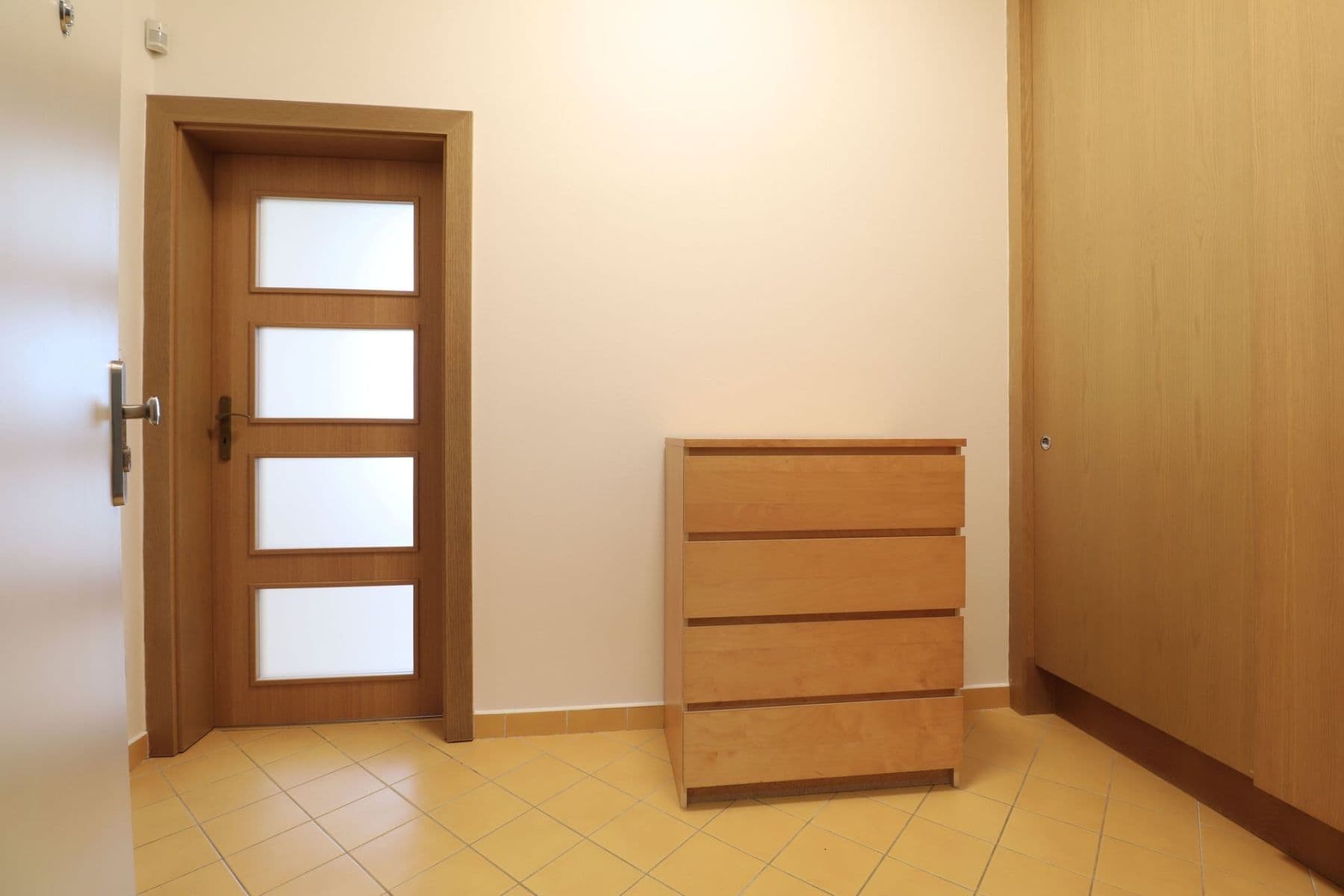 Pronájem bytu 1+kk 34 m², Českomoravská, Praha, Praha Pronájem bytu 1+kk 34 m², Českomoravská, Praha, Praha