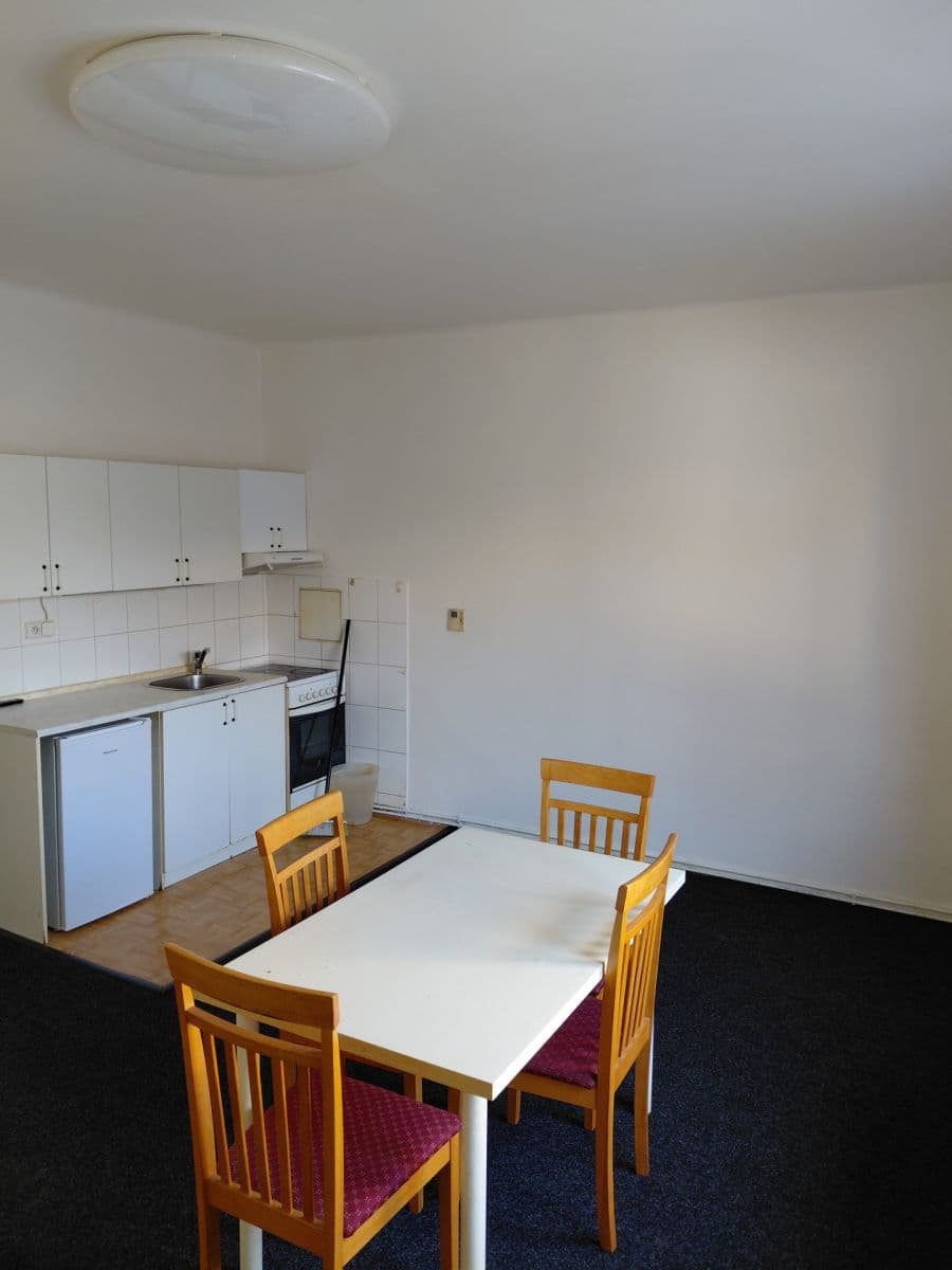 Pronájem bytu 2+kk 40 m², Nová Čtvrť, Kněževes, Středočeský kraj Pronájem bytu 2+kk 40 m², Nová Čtvrť, Kněževes, Středočeský kraj