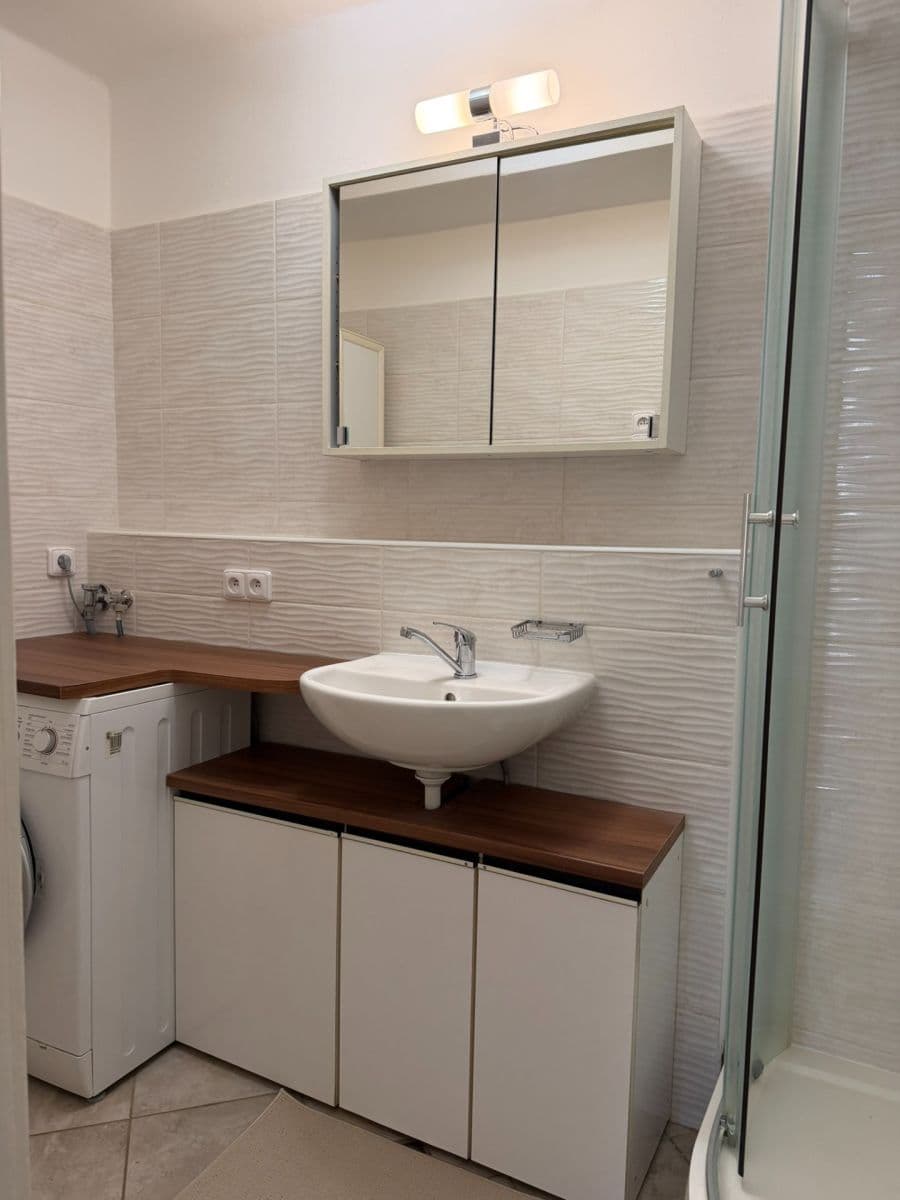 Pronájem bytu 1+kk 35 m², Bartoškova, Praha, Praha Pronájem bytu 1+kk 35 m², Bartoškova, Praha, Praha