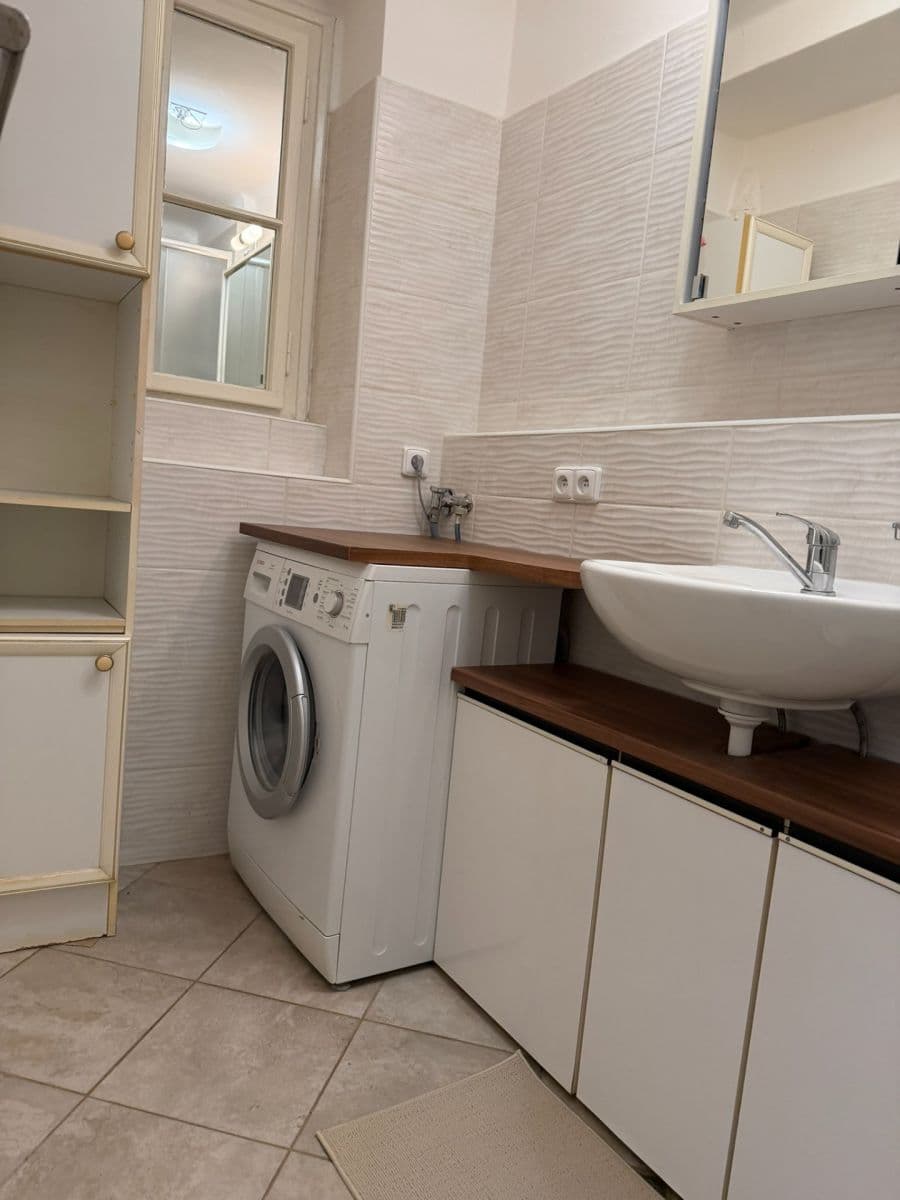 Pronájem bytu 1+kk 35 m², Bartoškova, Praha, Praha Pronájem bytu 1+kk 35 m², Bartoškova, Praha, Praha