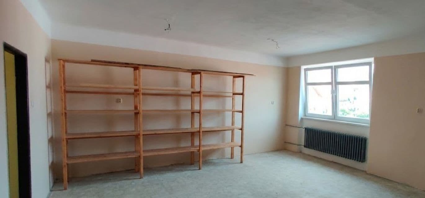 Pronájem kanceláře 32 m², Pod Hájem, Králův Dvůr, Středočeský kraj Pronájem kanceláře 32 m², Pod Hájem, Králův Dvůr, Středočeský kraj