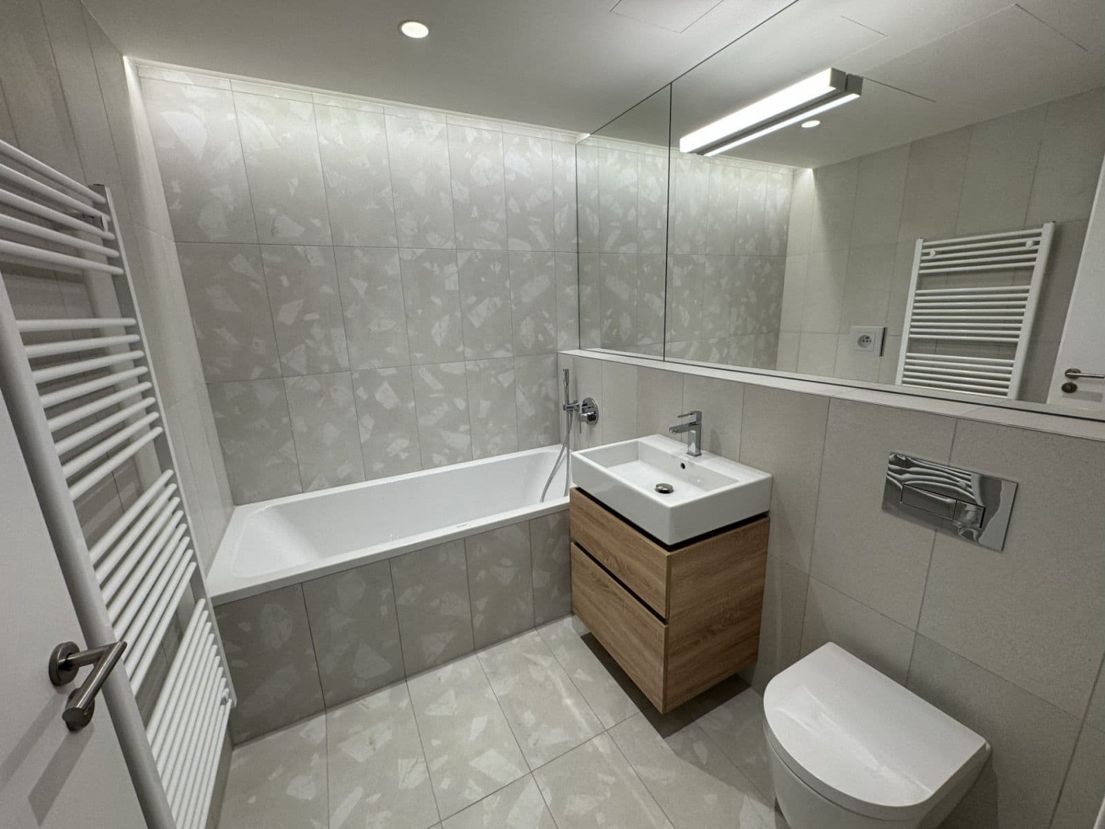 Pronájem bytu 2+kk 110 m², U Komína, Praha, Praha Pronájem bytu 2+kk 110 m², U Komína, Praha, Praha