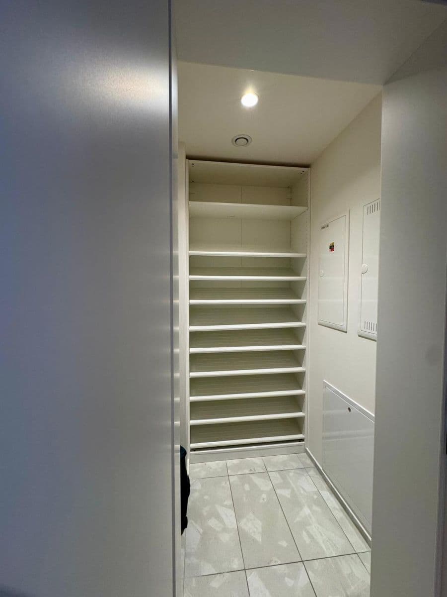 Pronájem bytu 2+kk 110 m², U Komína, Praha, Praha Pronájem bytu 2+kk 110 m², U Komína, Praha, Praha