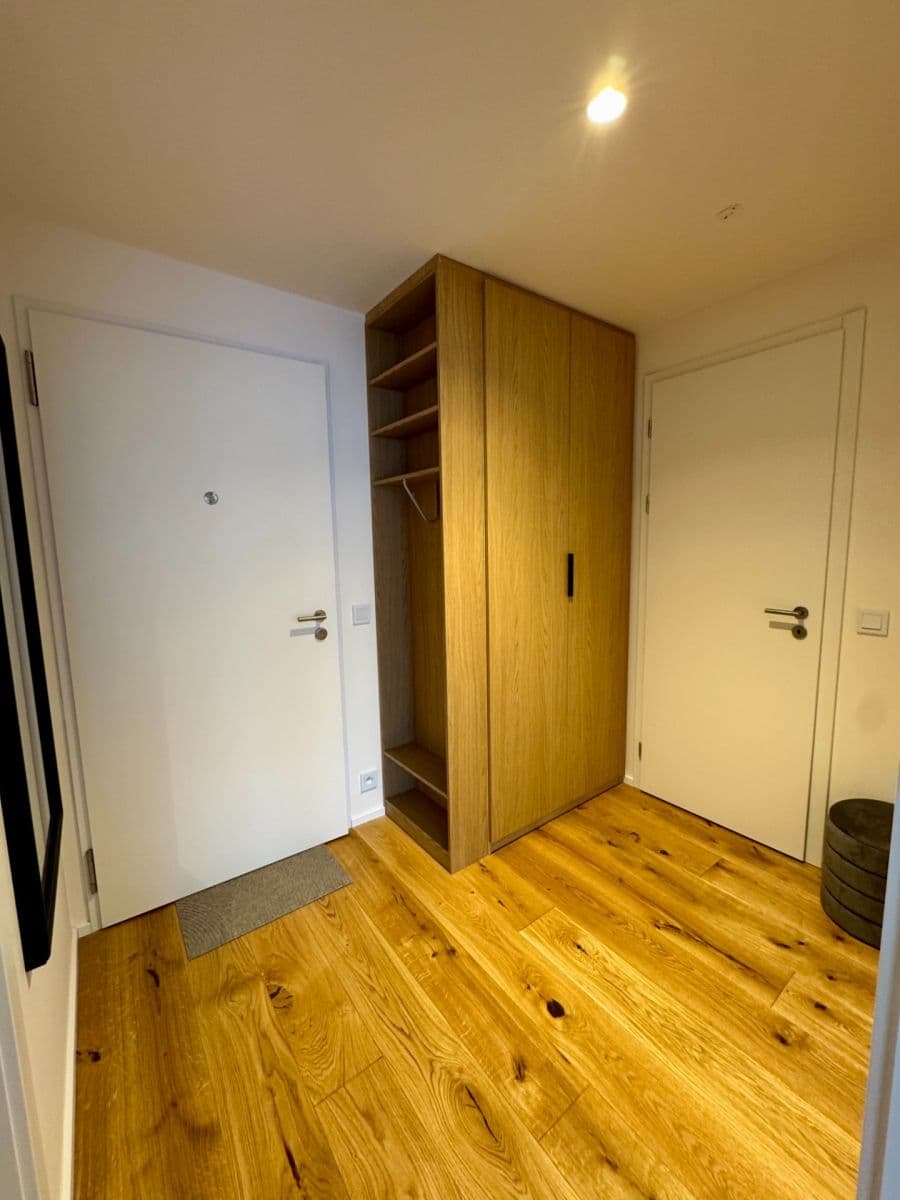 Pronájem bytu 2+kk 110 m², U Komína, Praha, Praha Pronájem bytu 2+kk 110 m², U Komína, Praha, Praha