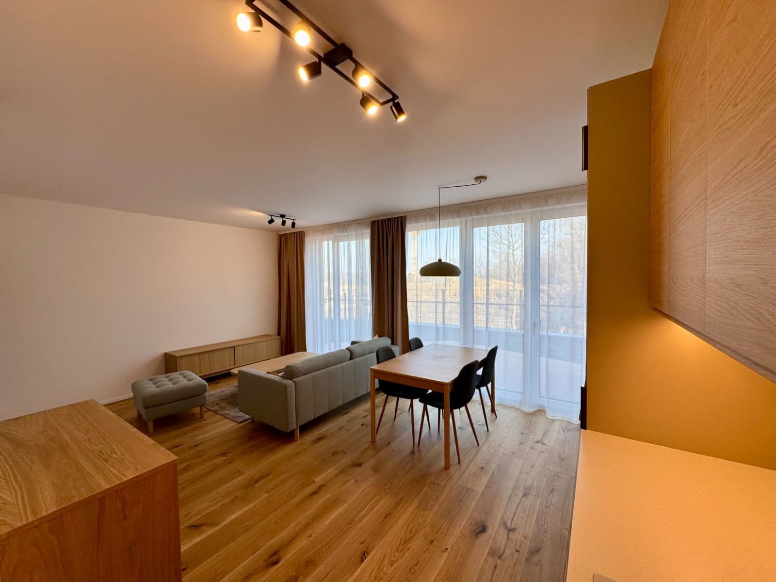 Pronájem bytu 2+kk 110 m², U Komína, Praha, Praha Pronájem bytu 2+kk 110 m², U Komína, Praha, Praha