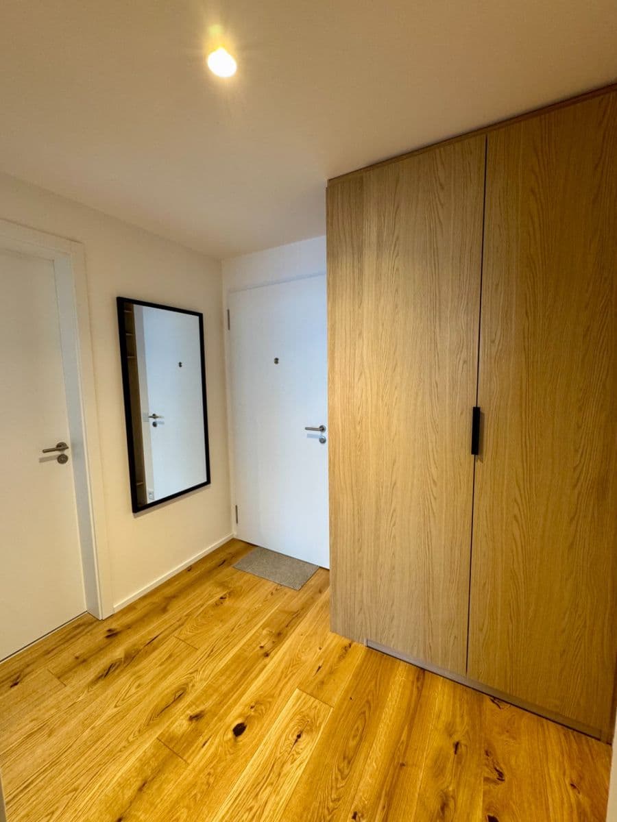 Pronájem bytu 2+kk 110 m², U Komína, Praha, Praha Pronájem bytu 2+kk 110 m², U Komína, Praha, Praha