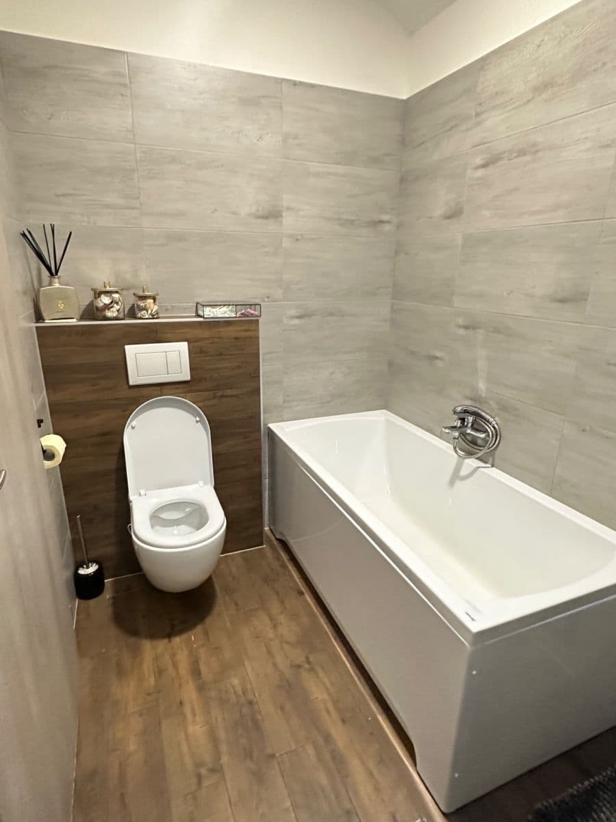 Prodej bytu 3+kk 81 m², K Dobročovicům, Květnice, Středočeský kraj Prodej bytu 3+kk 81 m², K Dobročovicům, Květnice, Středočeský kraj