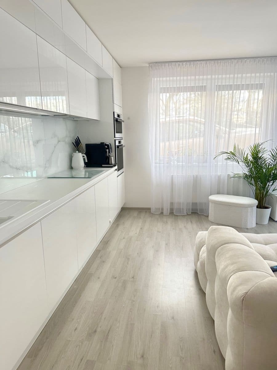 Prodej bytu 3+kk 81 m², K Dobročovicům, Květnice, Středočeský kraj Prodej bytu 3+kk 81 m², K Dobročovicům, Květnice, Středočeský kraj