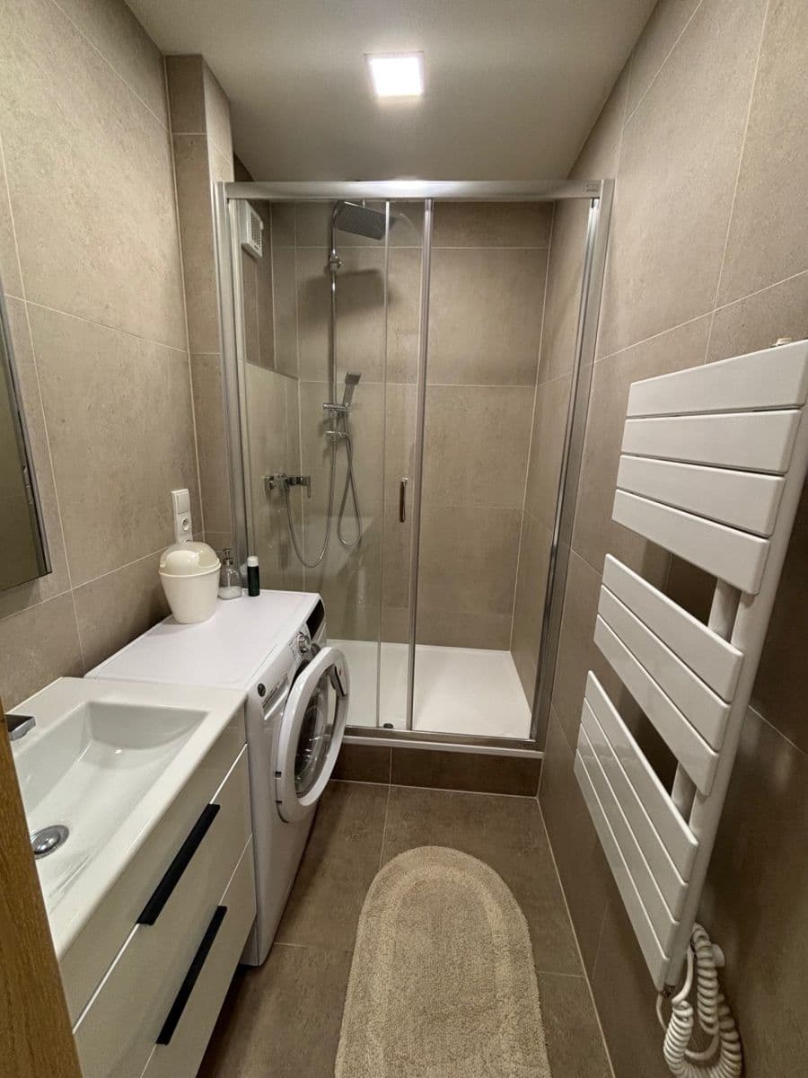 Pronájem bytu 2+kk 47 m², Zvoncovitá, Praha, Praha Pronájem bytu 2+kk 47 m², Zvoncovitá, Praha, Praha