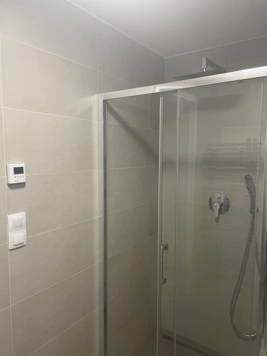 Pronájem bytu 2+kk 48 m², Na Valentince, Praha, Praha Pronájem bytu 2+kk 48 m², Na Valentince, Praha, Praha