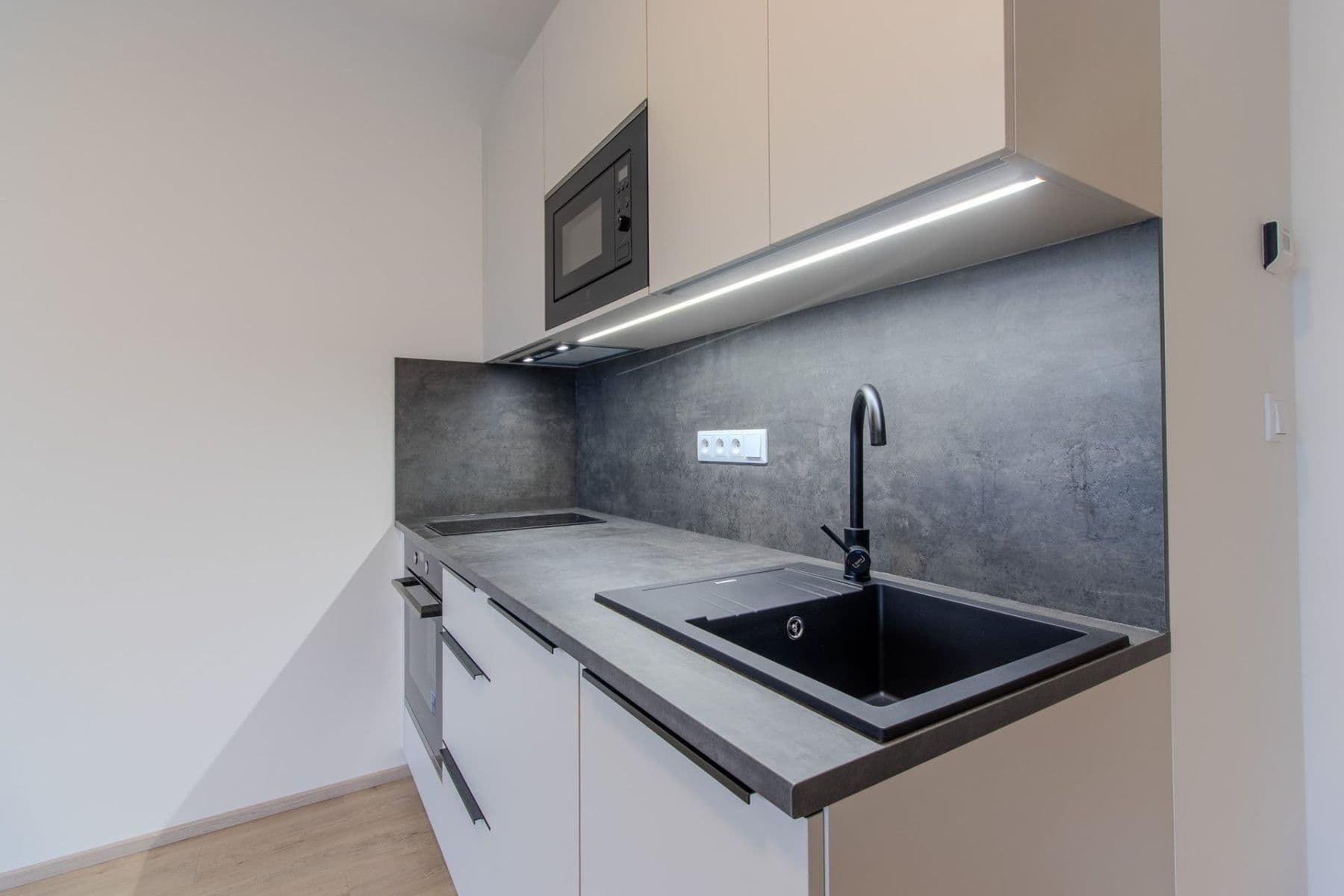 Pronájem bytu 1+kk 33 m², Poděbradská, Praha, Praha Pronájem bytu 1+kk 33 m², Poděbradská, Praha, Praha