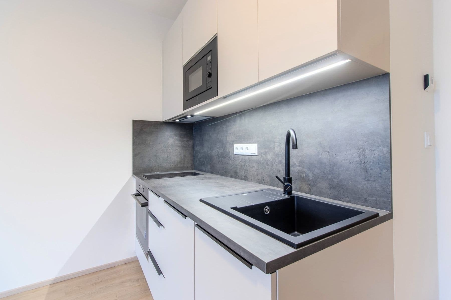 Pronájem bytu 1+kk 33 m², Poděbradská, Praha, Praha Pronájem bytu 1+kk 33 m², Poděbradská, Praha, Praha