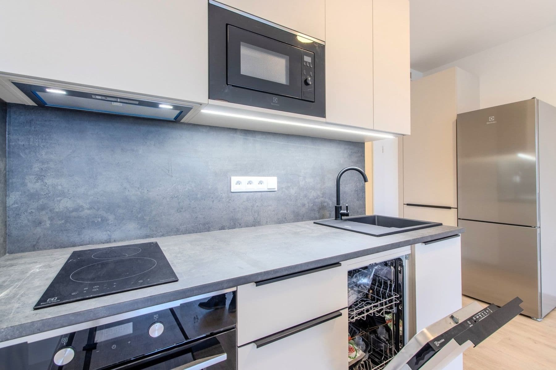 Pronájem bytu 1+kk 33 m², Poděbradská, Praha, Praha Pronájem bytu 1+kk 33 m², Poděbradská, Praha, Praha