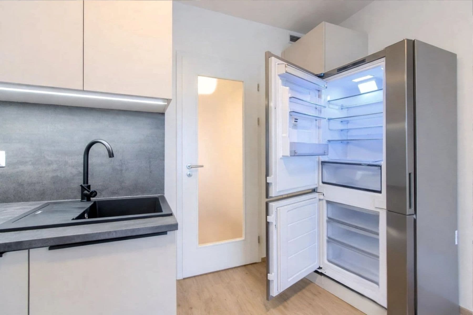 Pronájem bytu 1+kk 33 m², Poděbradská, Praha, Praha Pronájem bytu 1+kk 33 m², Poděbradská, Praha, Praha