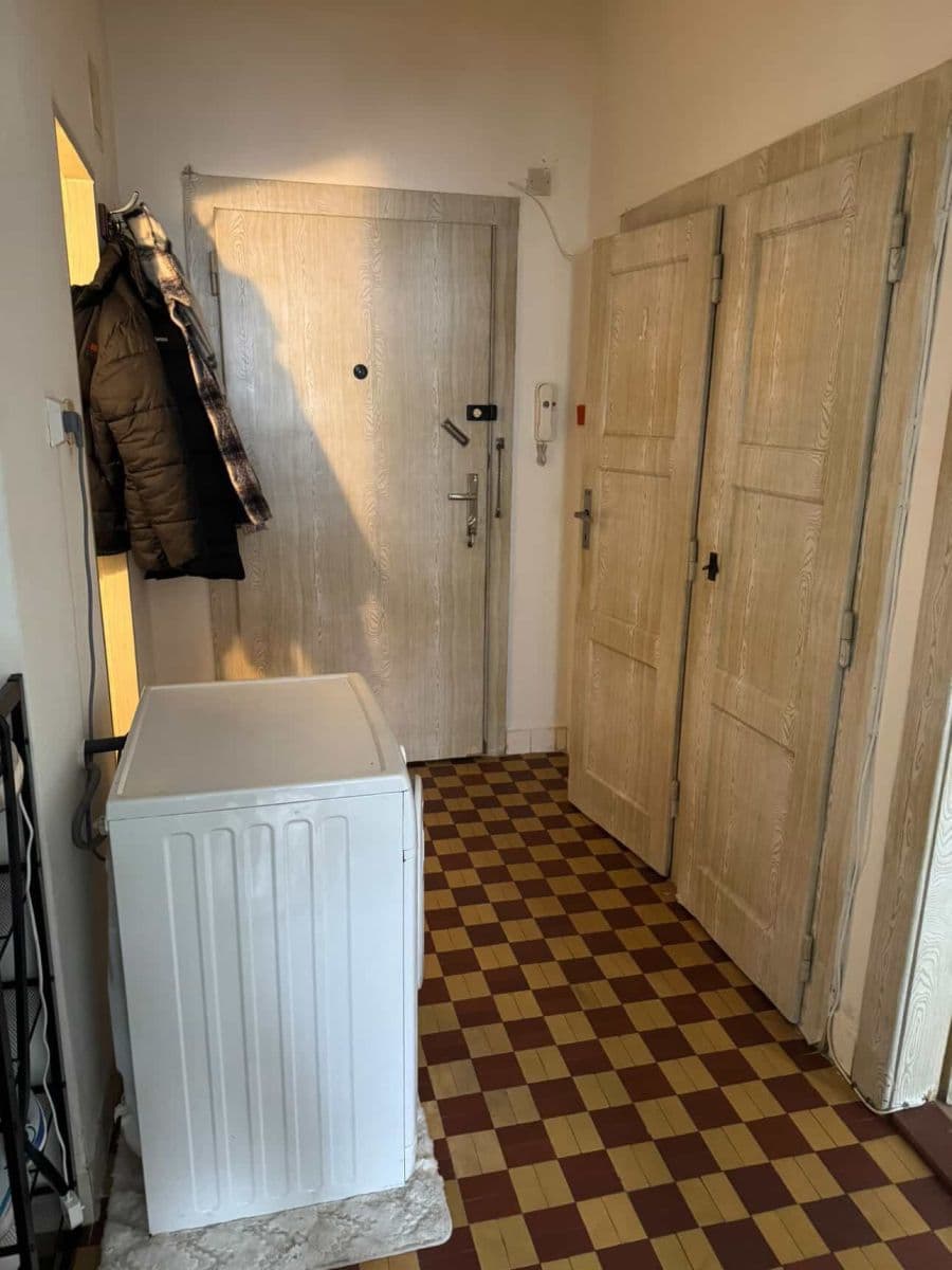 Pronájem bytu 2+1 55 m², Táborská, Praha, Praha Pronájem bytu 2+1 55 m², Táborská, Praha, Praha