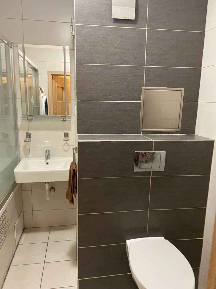 Pronájem bytu 2+kk 46 m², Poznaňská, Praha, Praha Pronájem bytu 2+kk 46 m², Poznaňská, Praha, Praha