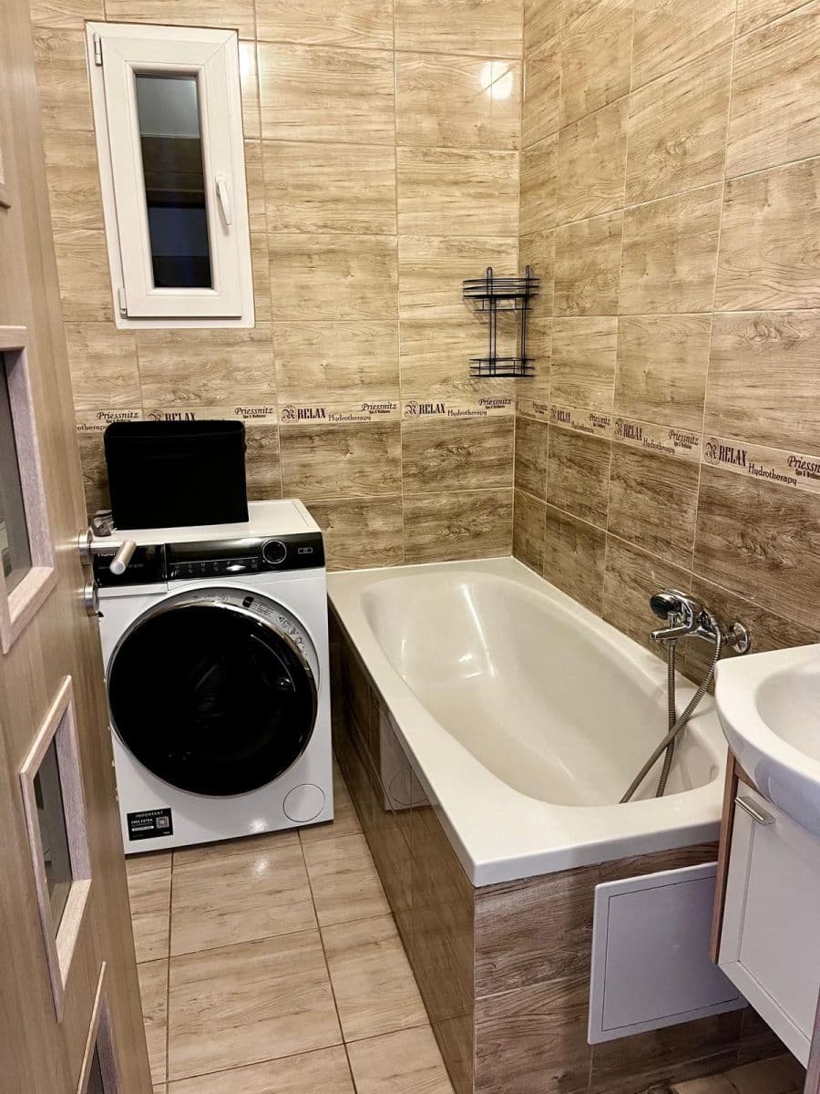 Prodej bytu 2+kk 51 m², Biskupcova, Praha, Praha Prodej bytu 2+kk 51 m², Biskupcova, Praha, Praha