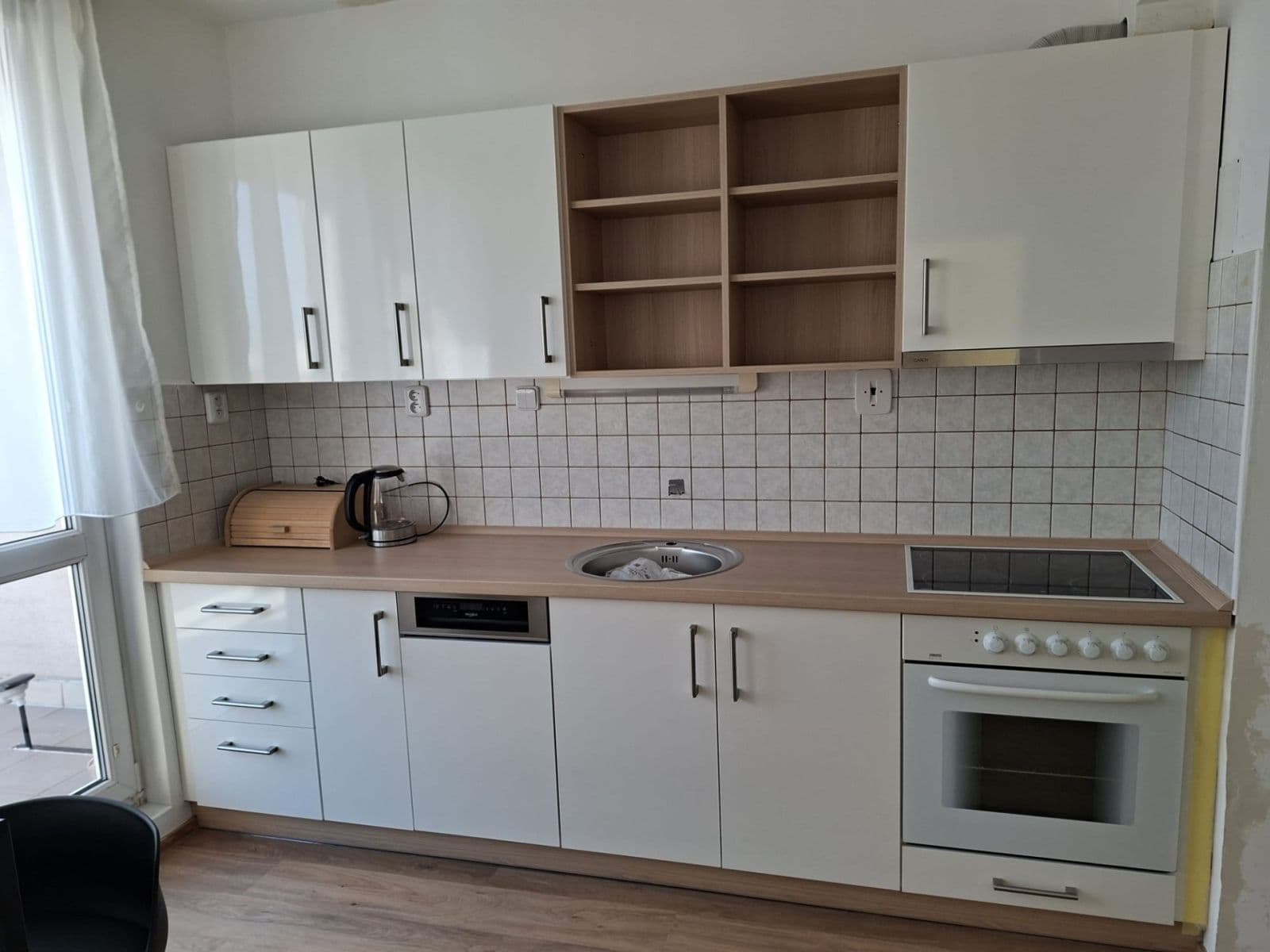 Pronájem bytu 3+1 82 m², Bašteckého, Praha, Praha Pronájem bytu 3+1 82 m², Bašteckého, Praha, Praha