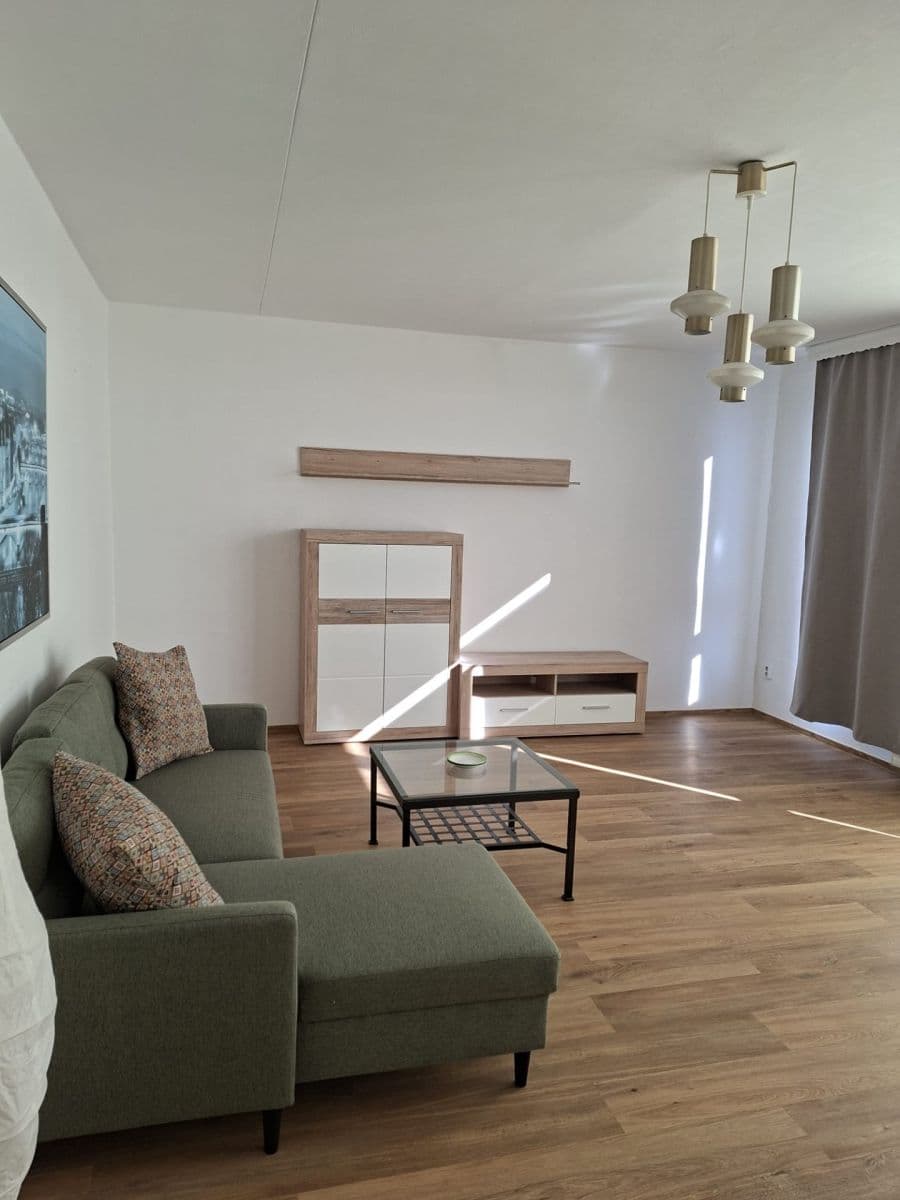 Pronájem bytu 3+1 82 m², Bašteckého, Praha, Praha Pronájem bytu 3+1 82 m², Bašteckého, Praha, Praha