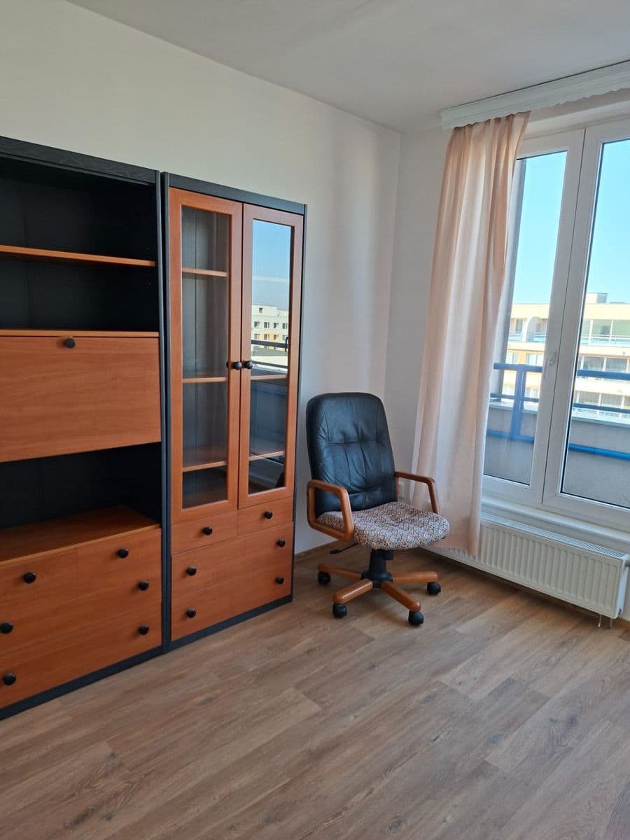 Pronájem bytu 3+1 82 m², Bašteckého, Praha, Praha Pronájem bytu 3+1 82 m², Bašteckého, Praha, Praha