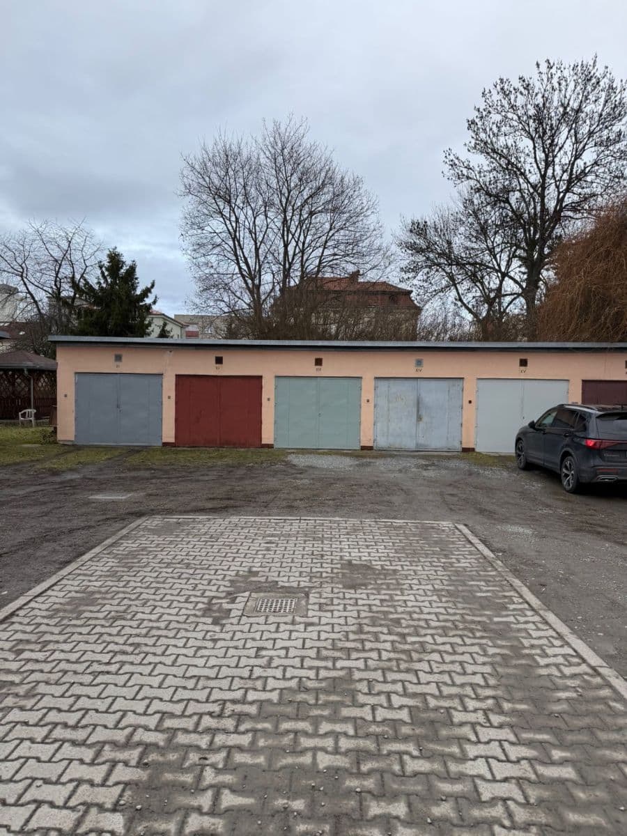 Pronájem garáže 15 m², Dvořákova, Olomouc, Olomoucký kraj Pronájem garáže 15 m², Dvořákova, Olomouc, Olomoucký kraj