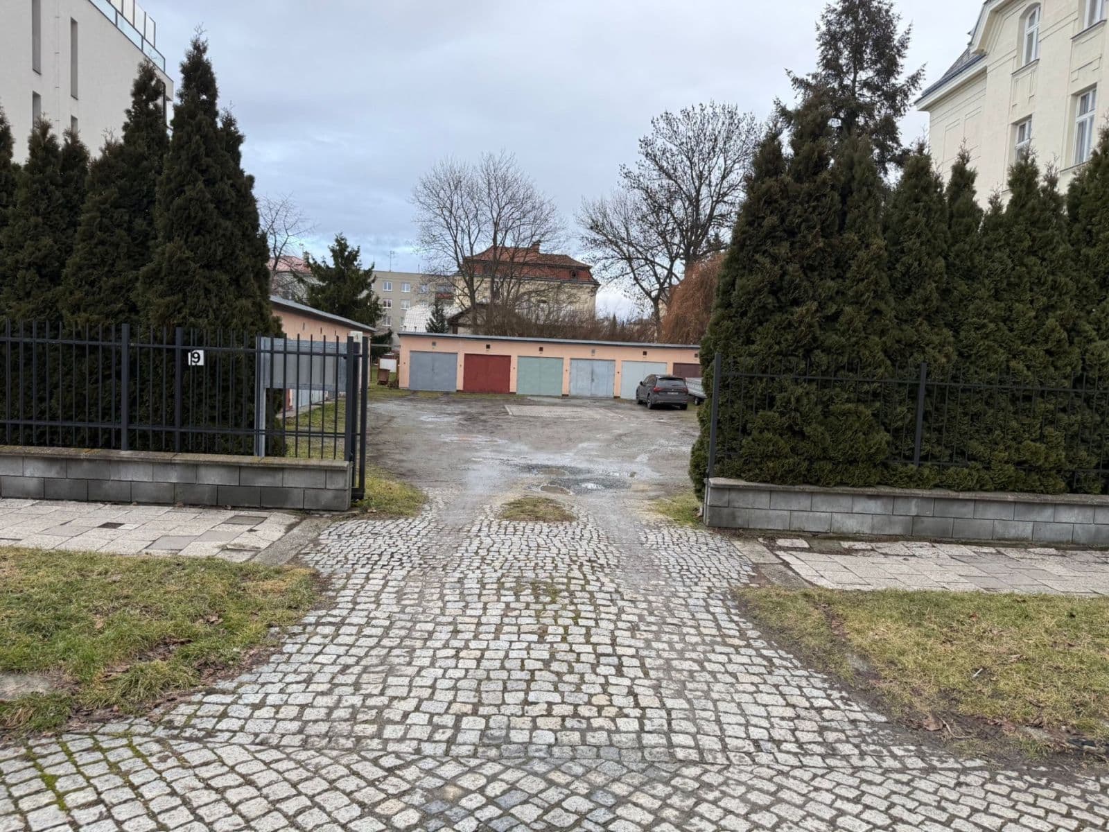 Pronájem garáže 15 m², Dvořákova, Olomouc, Olomoucký kraj Pronájem garáže 15 m², Dvořákova, Olomouc, Olomoucký kraj