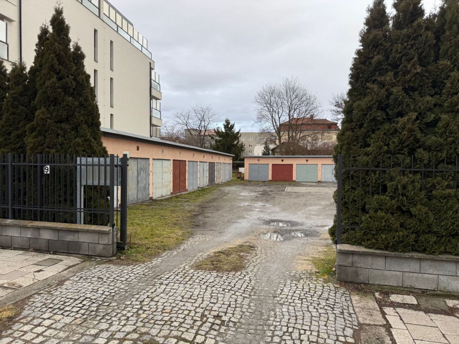 Pronájem garáže 15 m², Dvořákova, Olomouc, Olomoucký kraj Pronájem garáže 15 m², Dvořákova, Olomouc, Olomoucký kraj