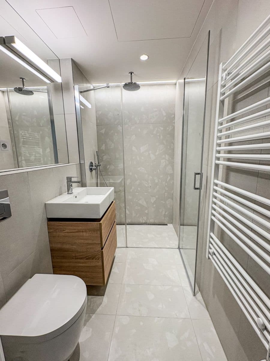 Pronájem bytu 1+kk 29 m², U Komína, Praha, Praha Pronájem bytu 1+kk 29 m², U Komína, Praha, Praha